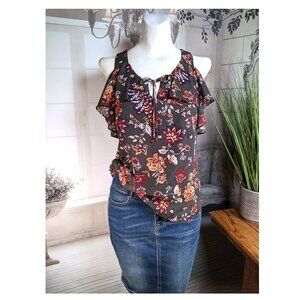 A. BYER Women's Sz Sm Sleeveless Off Shoulder Flutter Blouse Green Floral NWT